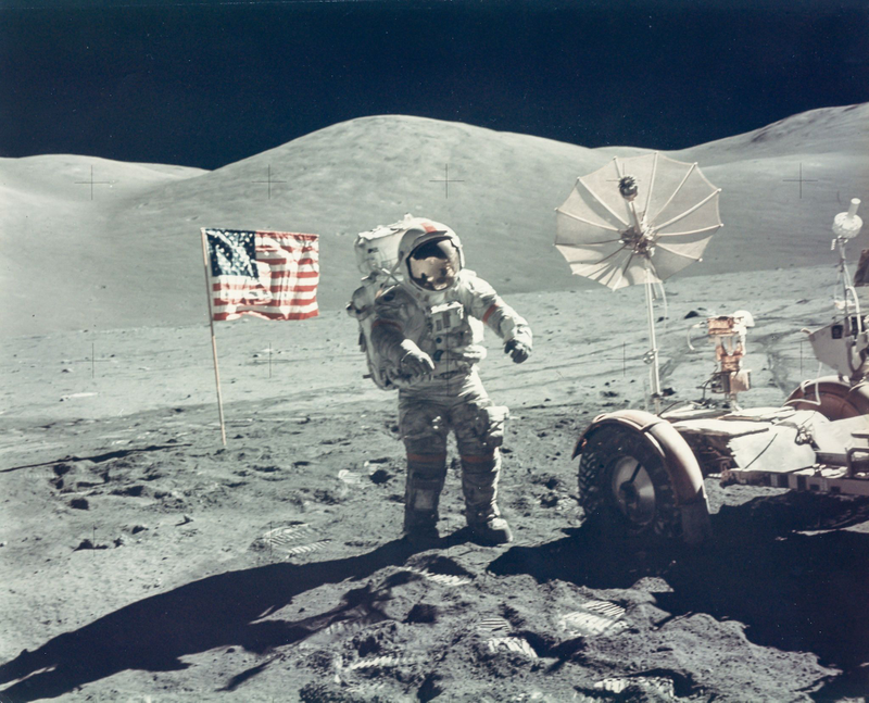 Illustration for article titled The crappy photos of NASA's golden era you never get to see